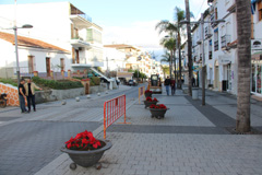 Comienzan los trabajos para trazar los aparcamientos en la Avda. Cervantes